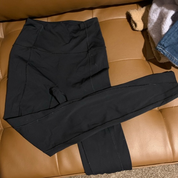 Black athletic leggings - Picture 3 of 4